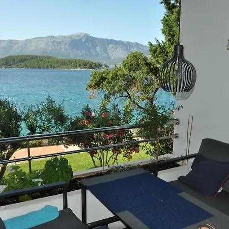 Olive Tree Apartment *