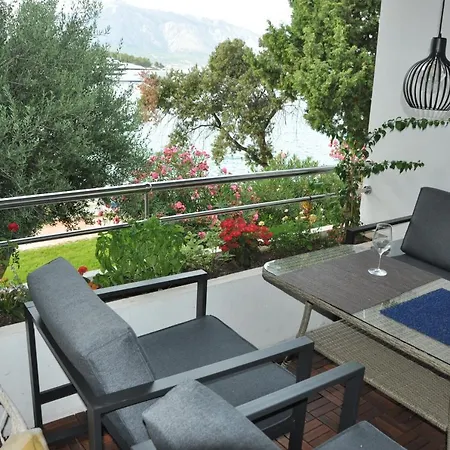 Olive Tree Apartment *